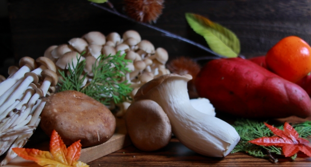 さつまいもやキノコの写真